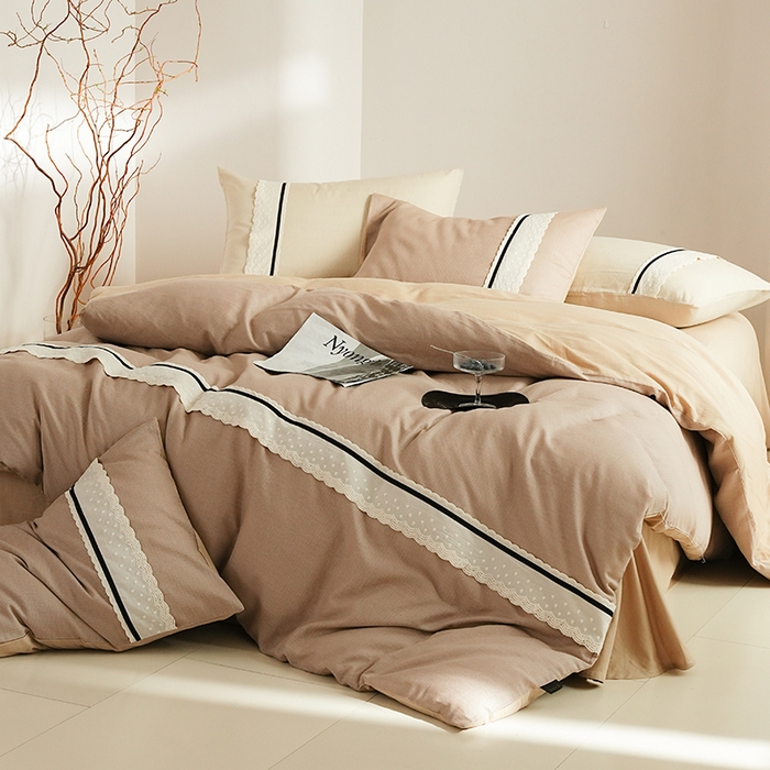 91家纺网 家纺一手货源 找家纺 丽卡家纺 2025新款花边压褶瑟琳娜100%全棉双层纱四件套 茶褐棕