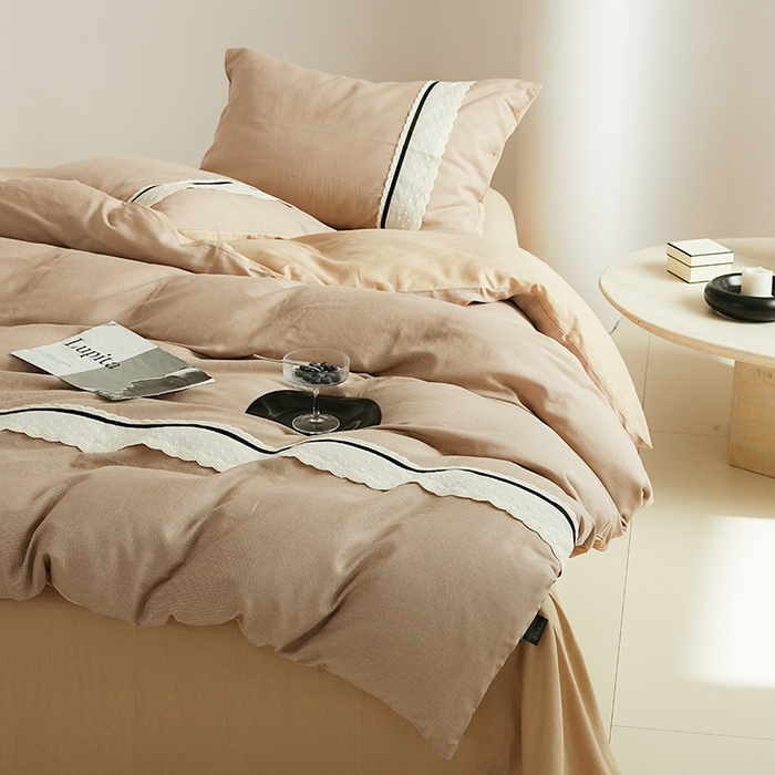 91家纺网 家纺一手货源 找家纺 丽卡家纺 2025新款花边压褶瑟琳娜100%全棉双层纱四件套 茶褐棕