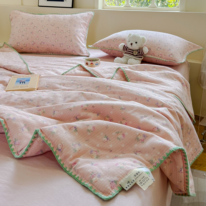 91家纺网 家纺一手货源 找家纺 金丝鸟家纺 2025春夏新款全棉纯棉双层纱夏被夏凉被空调被 粉色花香