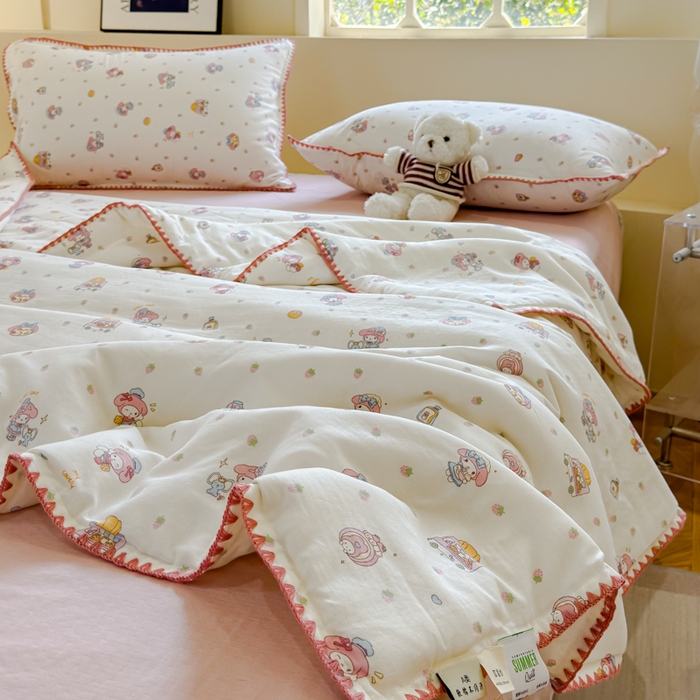 91家纺网 家纺一手货源 找家纺 金丝鸟家纺 2025春夏新款全棉纯棉双层纱夏被夏凉被空调被 面包女孩