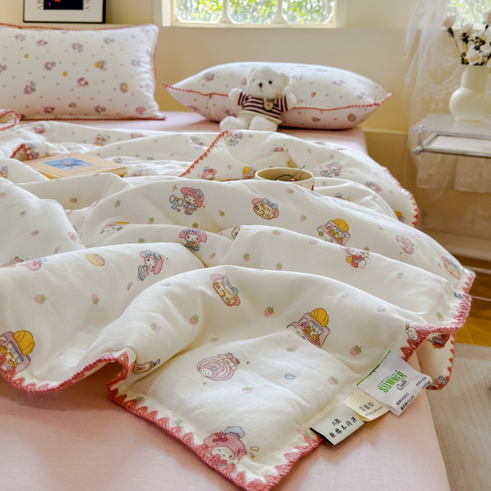 91家纺网 家纺一手货源 找家纺 金丝鸟家纺 2025春夏新款全棉纯棉双层纱夏被夏凉被空调被 面包女孩