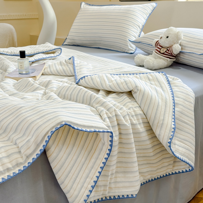 91家纺网 家纺一手货源 找家纺 金丝鸟家纺 2025春夏新款全棉纯棉双层纱夏被夏凉被空调被 阡陌条纹 蓝