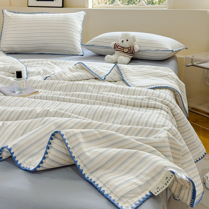 91家纺网 家纺一手货源 找家纺 金丝鸟家纺 2025春夏新款全棉纯棉双层纱夏被夏凉被空调被 阡陌条纹 蓝