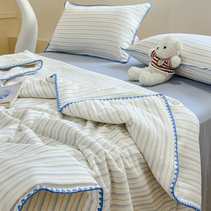 91家纺网 家纺一手货源 找家纺 金丝鸟家纺 2025春夏新款全棉纯棉双层纱夏被夏凉被空调被 阡陌条纹 蓝