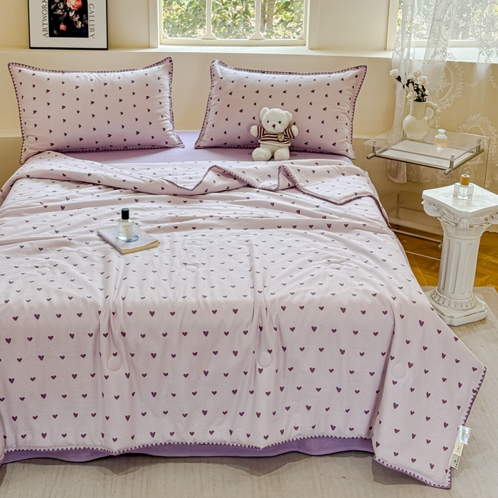 91家纺网 家纺一手货源 找家纺 金丝鸟家纺 2025春夏新款全棉纯棉双层纱夏被夏凉被空调被 紫色心情