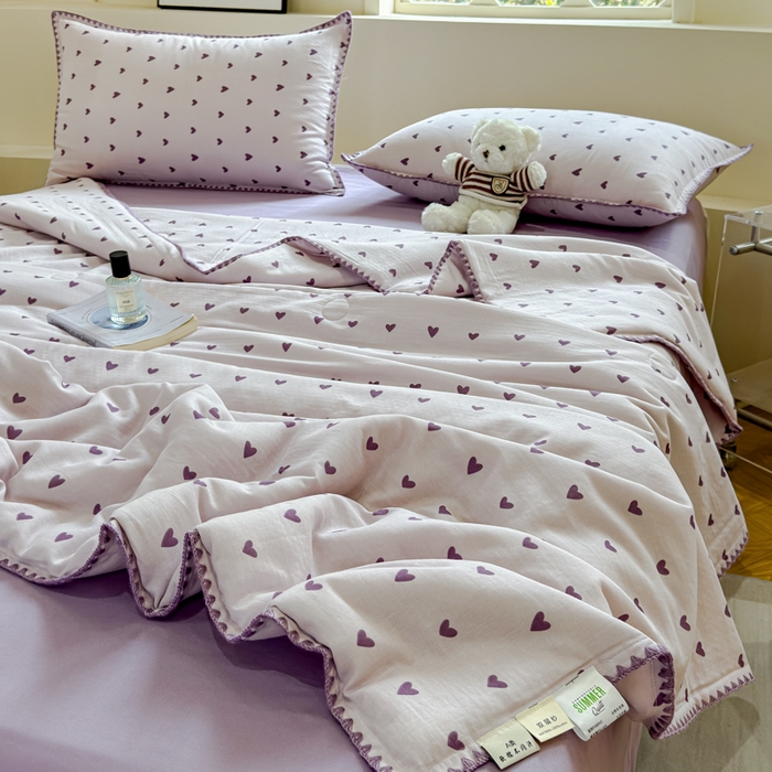 91家纺网 家纺一手货源 找家纺 金丝鸟家纺 2025春夏新款全棉纯棉双层纱夏被夏凉被空调被 紫色心情