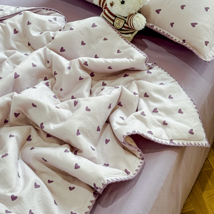 91家纺网 家纺一手货源 找家纺 金丝鸟家纺 2025春夏新款全棉纯棉双层纱夏被夏凉被空调被 紫色心情