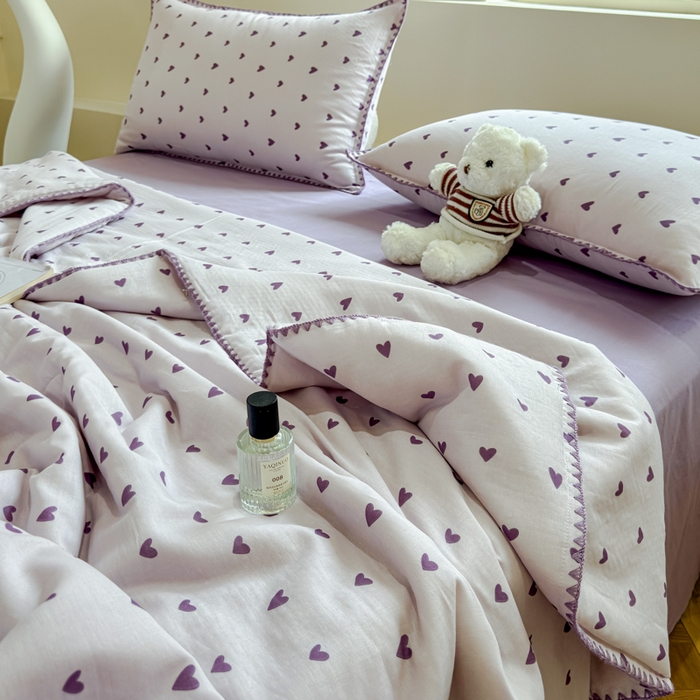 91家纺网 家纺一手货源 找家纺 金丝鸟家纺 2025春夏新款全棉纯棉双层纱夏被夏凉被空调被 紫色心情