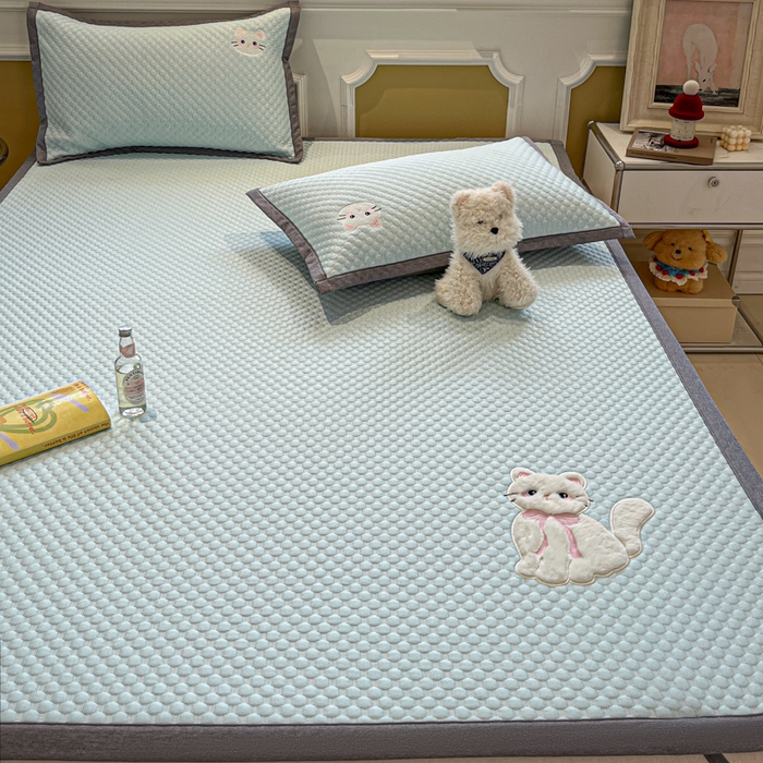 91家纺网 家纺一手货源 找家纺 （总）沐慕 2025新款绣花凉感淑女喵豆豆凉席