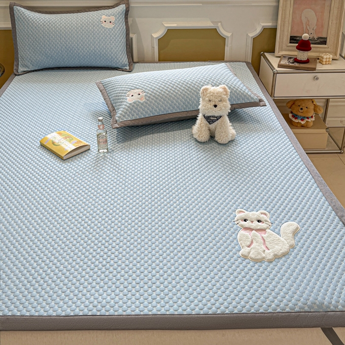 沐慕 2025新款绣花凉感淑女喵豆豆凉席 淑女喵-蓝