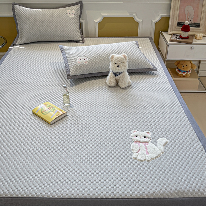 沐慕 2025新款绣花凉感淑女喵豆豆凉席 淑女喵-灰