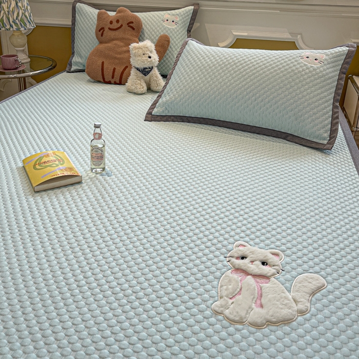 91家纺网 家纺一手货源 找家纺 沐慕 2025新款绣花凉感淑女喵豆豆凉席 淑女喵-水绿