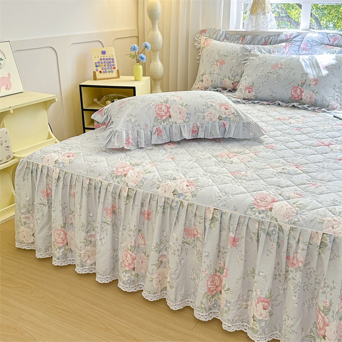 91家纺网 家纺一手货源 找家纺 忘忧草 2025新款柔软全棉夹棉印花床裙 华庭庄园-蓝