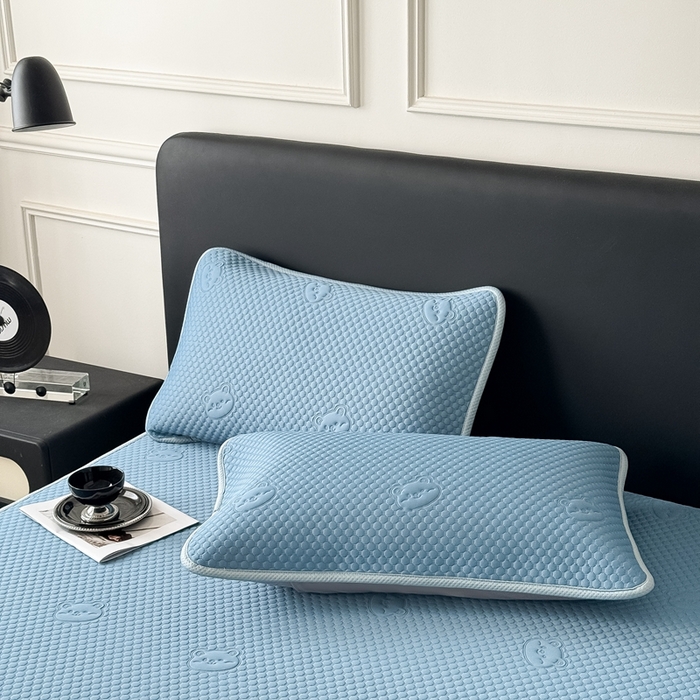 91家纺网 家纺一手货源 找家纺 （总）卡罗兰 2025新款超声波凉豆豆凉席三件套小冰熊系列