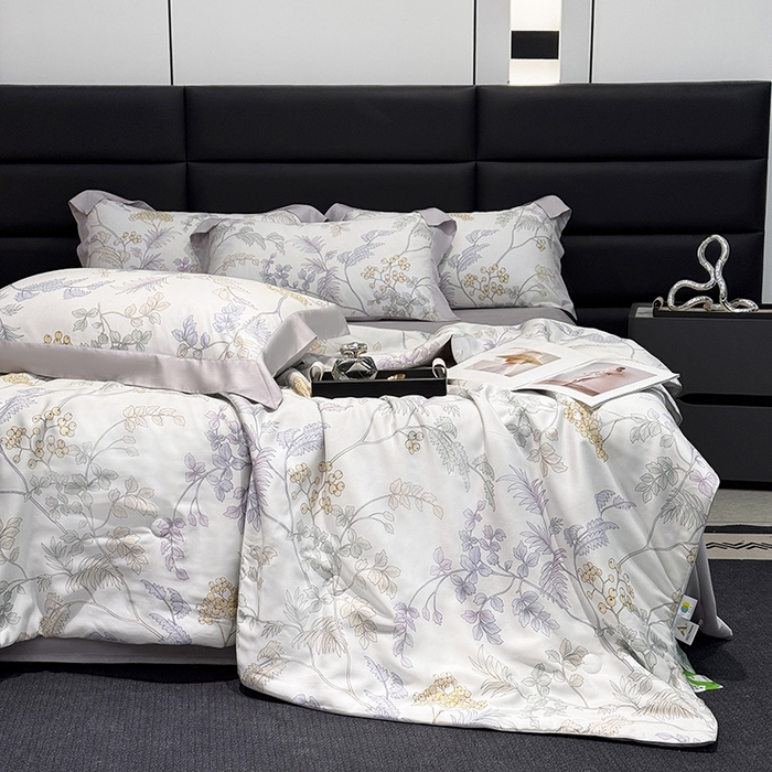 91家纺网 家纺一手货源 找家纺 衿成家纺 2025春夏新款莱赛尔天丝夏被嵌绳款数码印花单夏被夏被四件套 析漫枝