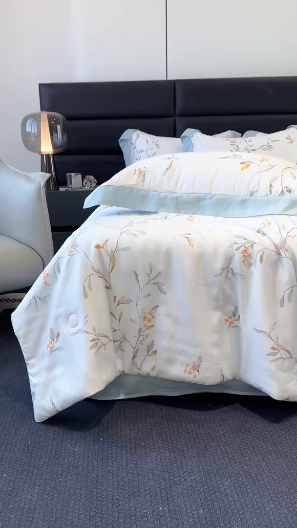 91家纺网 家纺一手货源 找家纺 衿成家纺 2025春夏新款莱赛尔天丝夏被嵌绳款数码印花单夏被夏被四件套 析漫枝