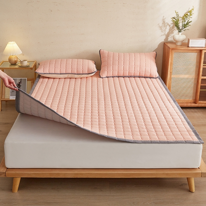 91家纺网 家纺一手货源 找家纺 暖季家纺 2025新款A类水抚棉麻新疆棉花床护垫 絮叠床护垫-粉