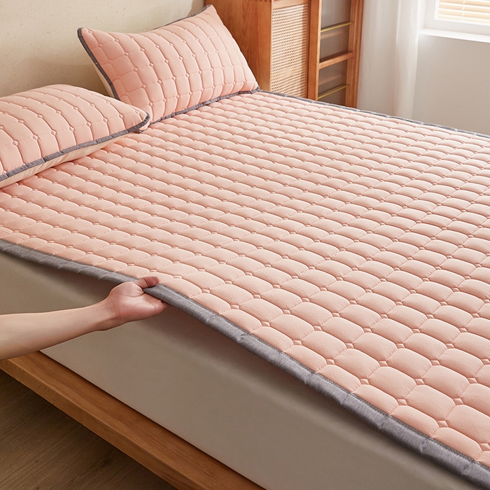 91家纺网 家纺一手货源 找家纺 暖季家纺 2025新款A类水抚棉麻新疆棉花床护垫 絮叠床护垫-粉