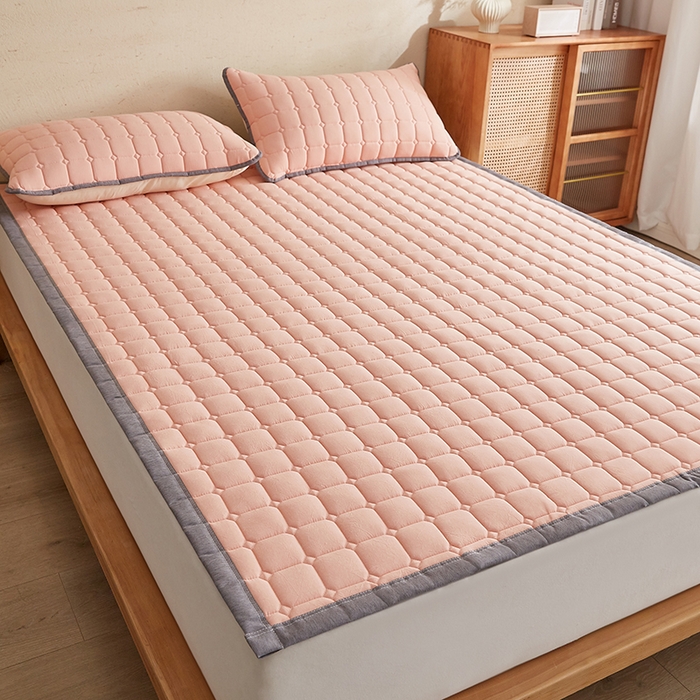 91家纺网 家纺一手货源 找家纺 暖季家纺 2025新款A类水抚棉麻新疆棉花床护垫 絮叠床护垫-粉