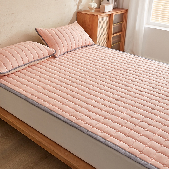 91家纺网 家纺一手货源 找家纺 暖季家纺 2025新款A类水抚棉麻新疆棉花床护垫 絮叠床护垫-粉