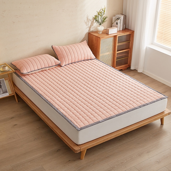 91家纺网 家纺一手货源 找家纺 暖季家纺 2025新款A类水抚棉麻新疆棉花床护垫 絮叠床护垫-粉