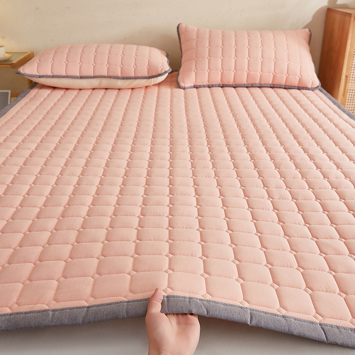 91家纺网 家纺一手货源 找家纺 暖季家纺 2025新款A类水抚棉麻新疆棉花床护垫 絮叠床护垫-粉