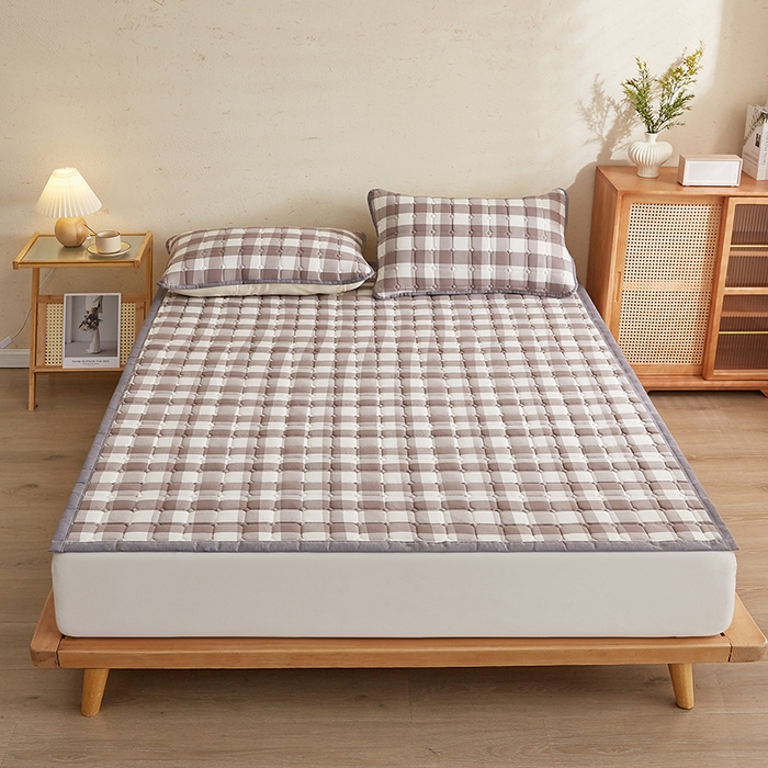 91家纺网 家纺一手货源 找家纺 暖季家纺 2025新款A类水抚棉麻新疆棉花床护垫 絮叠床护垫-灰中格