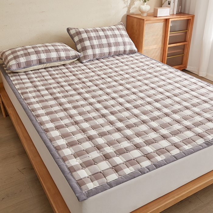 91家纺网 家纺一手货源 找家纺 暖季家纺 2025新款A类水抚棉麻新疆棉花床护垫 絮叠床护垫-灰中格