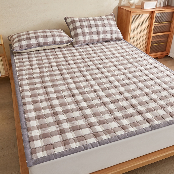 91家纺网 家纺一手货源 找家纺 暖季家纺 2025新款A类水抚棉麻新疆棉花床护垫 絮叠床护垫-灰中格