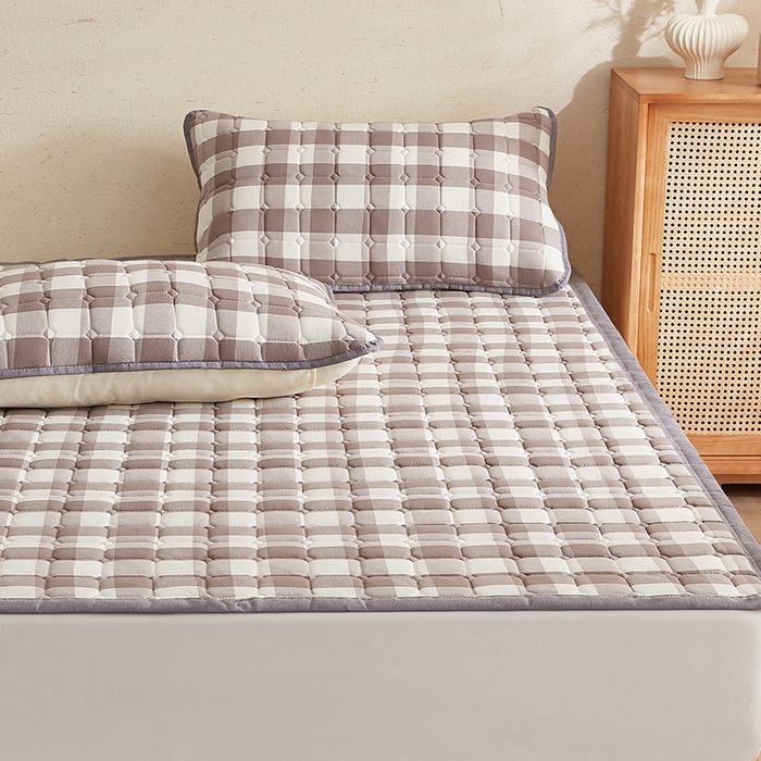 91家纺网 家纺一手货源 找家纺 暖季家纺 2025新款A类水抚棉麻新疆棉花床护垫 絮叠床护垫-灰中格