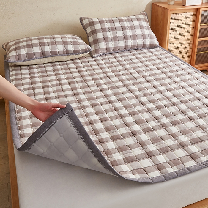 91家纺网 家纺一手货源 找家纺 暖季家纺 2025新款A类水抚棉麻新疆棉花床护垫 絮叠床护垫-灰中格