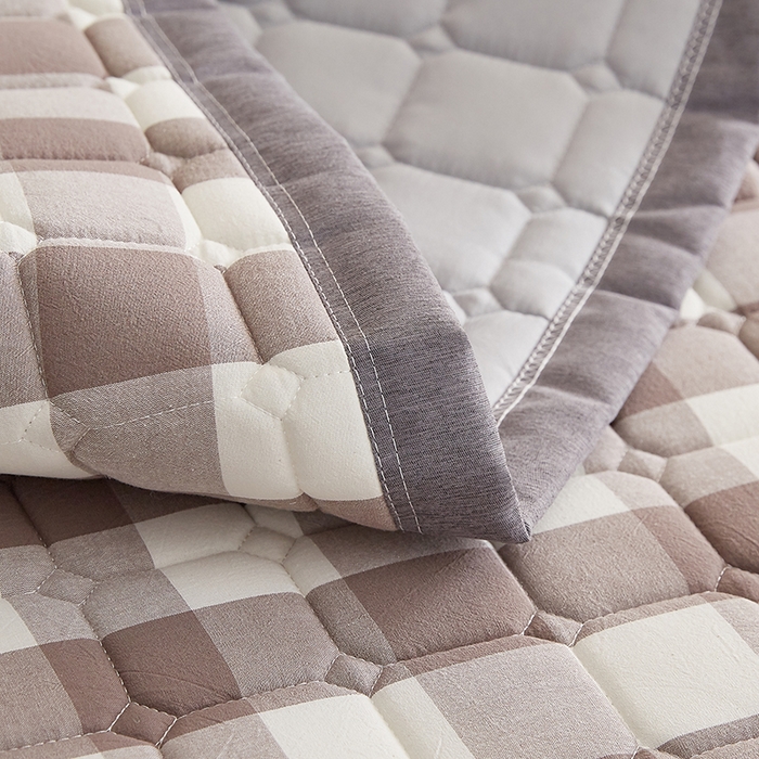 91家纺网 家纺一手货源 找家纺 暖季家纺 2025新款A类水抚棉麻新疆棉花床护垫 絮叠床护垫-灰中格