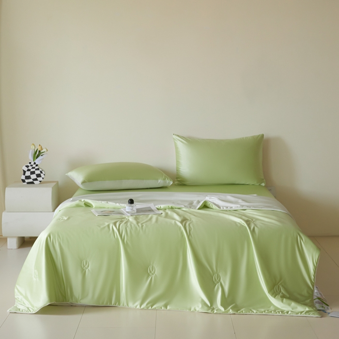 91家纺网 家纺一手货源 找家纺 （总）圣梦莱羽绒家纺 2025春夏新款A类锦氨凉感丝亮丝冰丝绸夏凉被亲肤丝绸被芯（凡质量问题由商家承担）