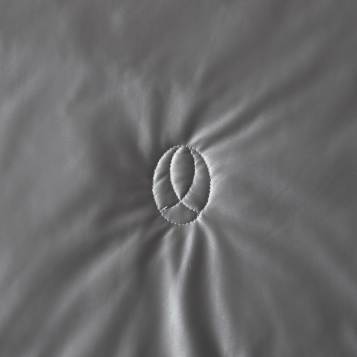 91家纺网 家纺一手货源 找家纺 圣梦莱羽绒家纺 2025春夏新款A类锦氨凉感丝亮丝冰丝绸夏凉被亲肤丝绸被芯 轻奢银烛台