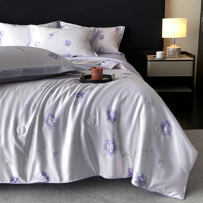 91家纺网 家纺一手货源 找家纺 优悦生活馆 2025新款顺滑冰丝夏被四件套-轻梦轻语 轻语-紫