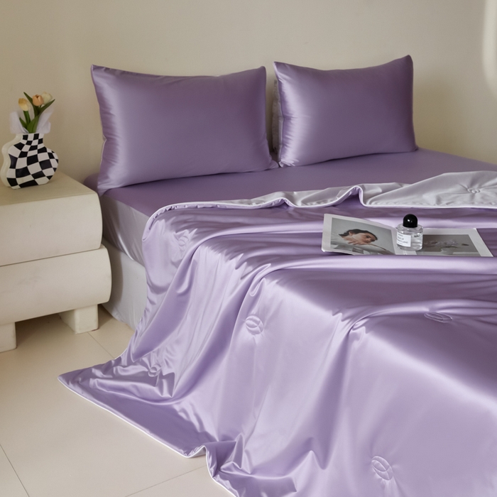 91家纺网 家纺一手货源 找家纺 圣梦莱羽绒家纺 2025春夏新款A类锦氨凉感丝亮丝冰丝绸夏凉被亲肤丝绸被芯 梦幻紫藤