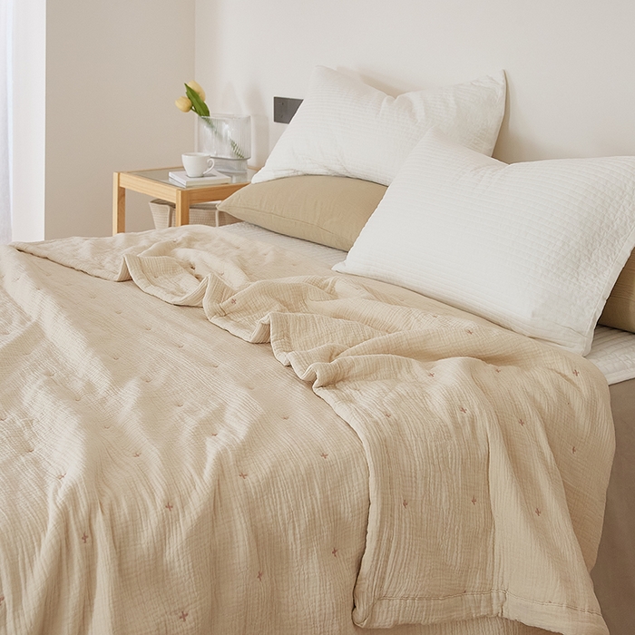 91家纺网 家纺一手货源 找家纺 原研家居 2025新款A类手包边全棉双层纱棉花夏被被子被芯 棉花夏被