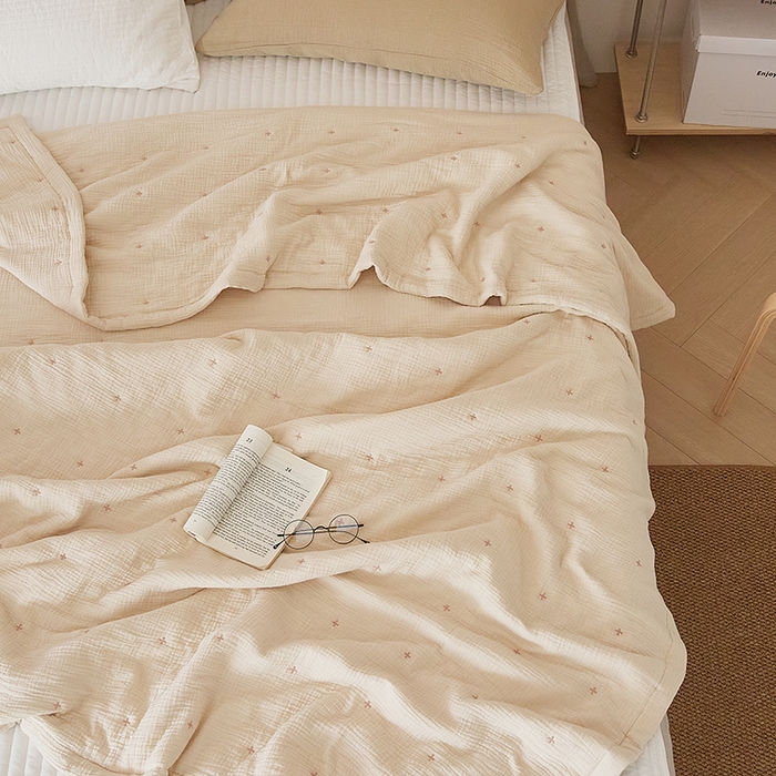 91家纺网 家纺一手货源 找家纺 原研家居 2025新款A类手包边全棉双层纱棉花夏被被子被芯 棉花夏被