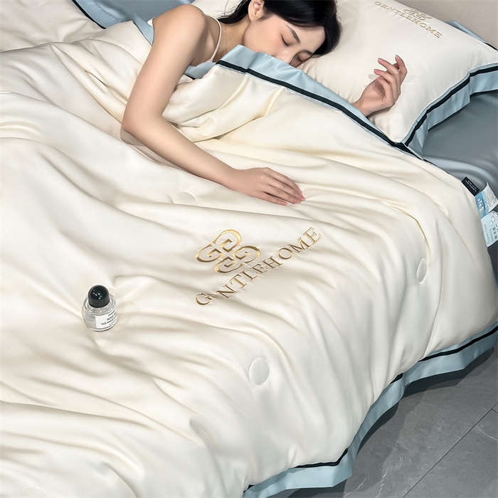 91家纺网 家纺一手货源 找家纺 小久久（小九九） 2025新款水洗真丝夏被-威廉 威廉-奶昔白+海清