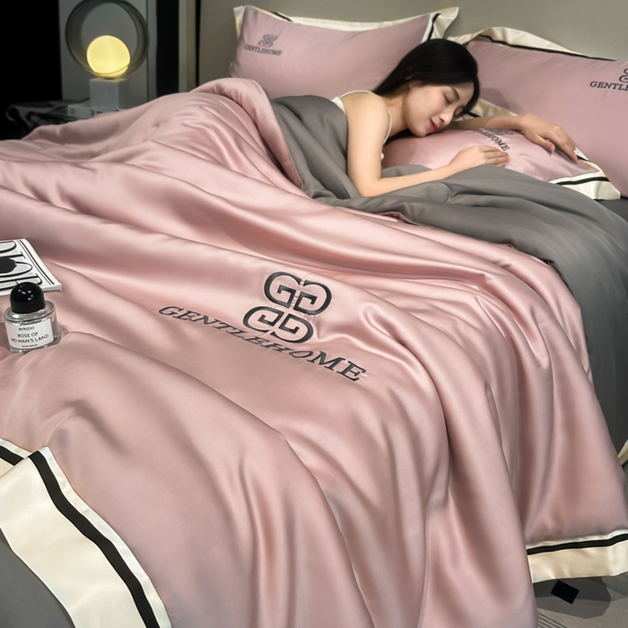 91家纺网 家纺一手货源 找家纺 小久久（小九九） 2025新款水洗真丝夏被-威廉 威廉-浅豆沙+中灰