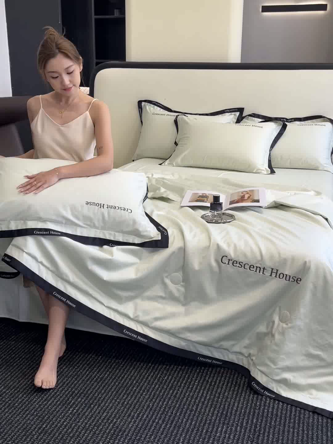 91家纺网 家纺一手货源 找家纺 （总）小久久（小九九） 2025新款水洗冰丝夏被四件套-卡瑞娜系列