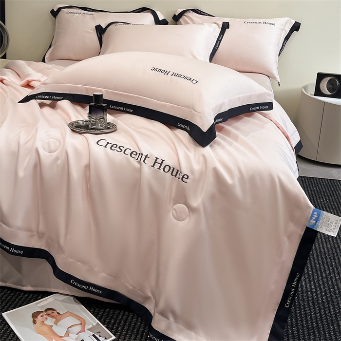 91家纺网 家纺一手货源 找家纺 小久久（小九九） 2025新款水洗冰丝夏被四件套-卡瑞娜系列 卡瑞娜-奶油粉