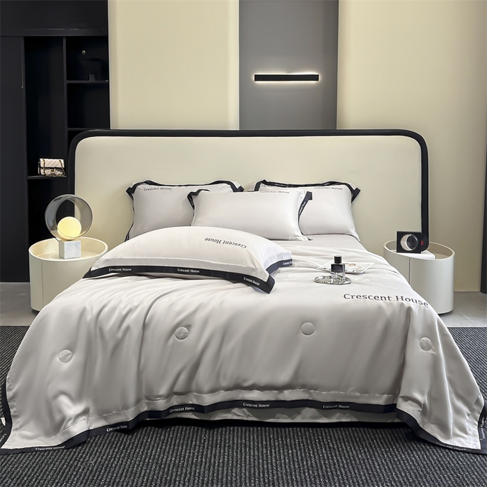 91家纺网 家纺一手货源 找家纺 小久久（小九九） 2025新款水洗冰丝夏被四件套-卡瑞娜系列 卡瑞娜-山灰