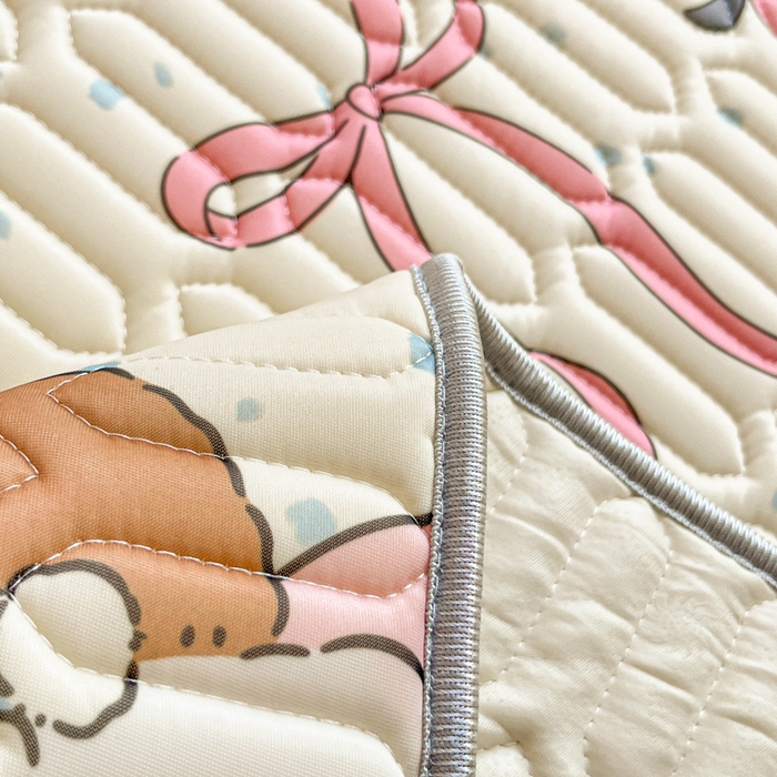 91家纺网 家纺一手货源 找家纺 沐慕 2025新款高克重小清新乳胶凉席-风格二 猫女郎