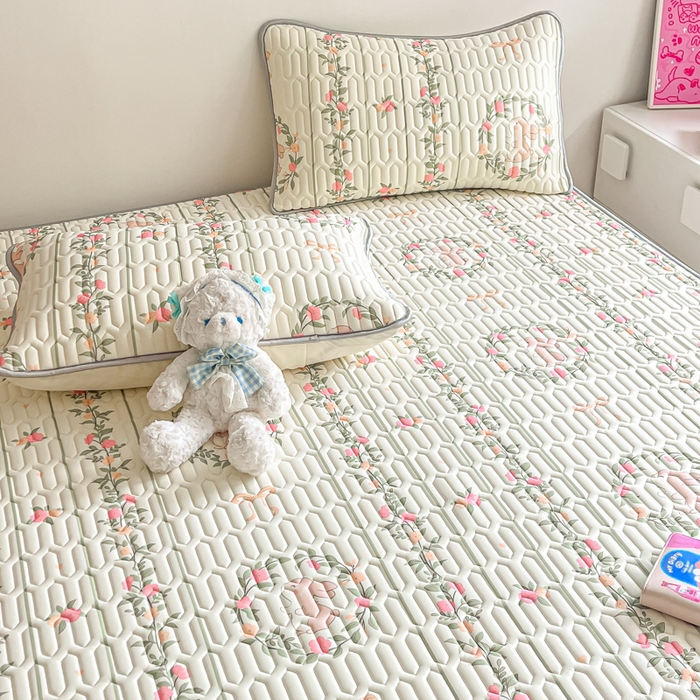 91家纺网 家纺一手货源 找家纺 沐慕 2025新款高克重小清新乳胶凉席-风格二 花花粉兔