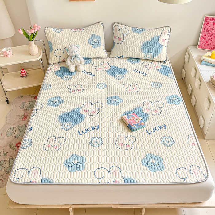 91家纺网 家纺一手货源 找家纺 沐慕 2025新款高克重小清新乳胶凉席-风格二 快乐小汪