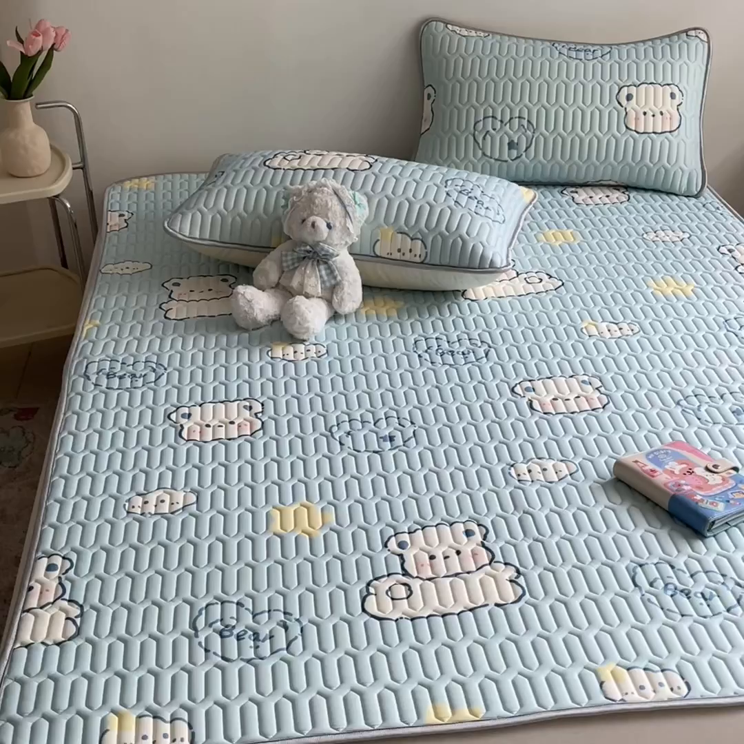 91家纺网 家纺一手货源 找家纺 沐慕 2025新款高克重小清新乳胶凉席-风格二 云朵小熊