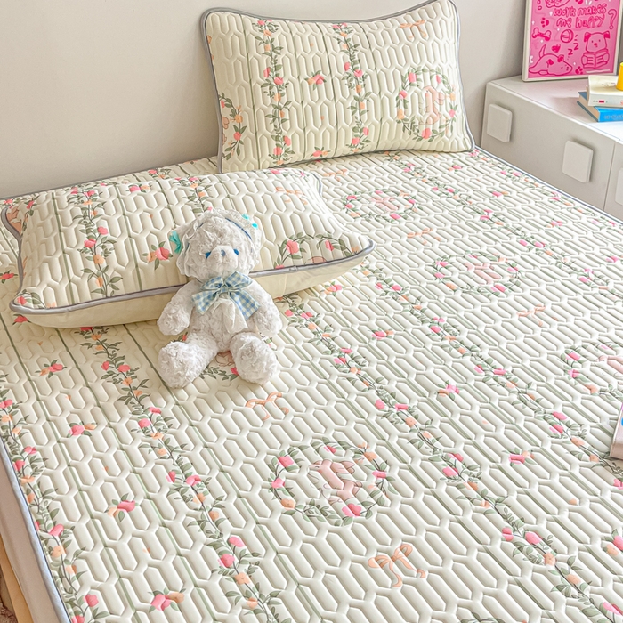 91家纺网 家纺一手货源 找家纺 沐慕 2025新款高克重小清新乳胶凉席-风格二 花花粉兔