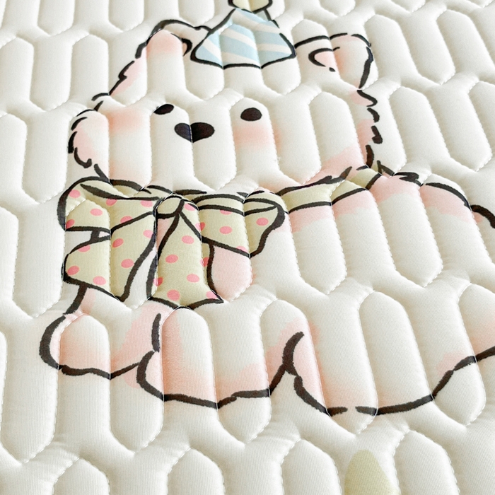 91家纺网 家纺一手货源 找家纺 沐慕 2025新款高克重小清新乳胶凉席-风格二 可爱粉猪