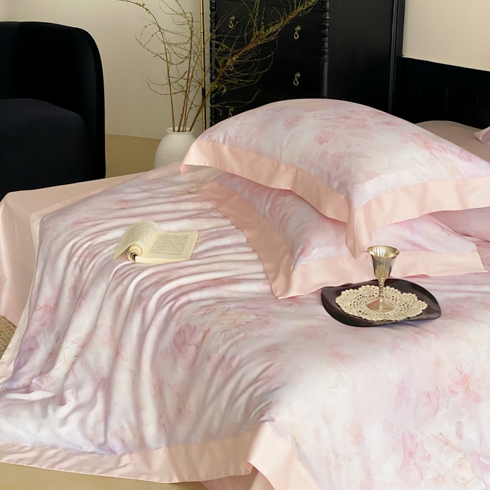 91家纺网 家纺一手货源 找家纺 云栖家居 2025天丝棉数码印花四件套 初见-粉